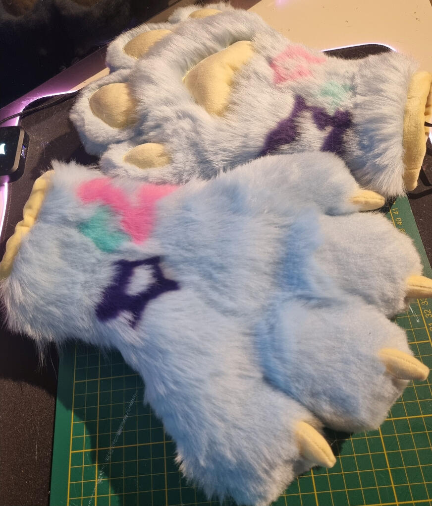 Starry hand paws